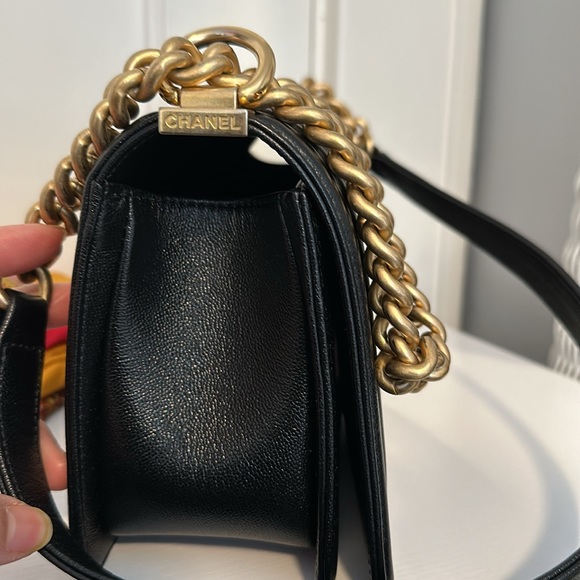 Chanel Flap V bag Chev/black - Picture 5 of 12